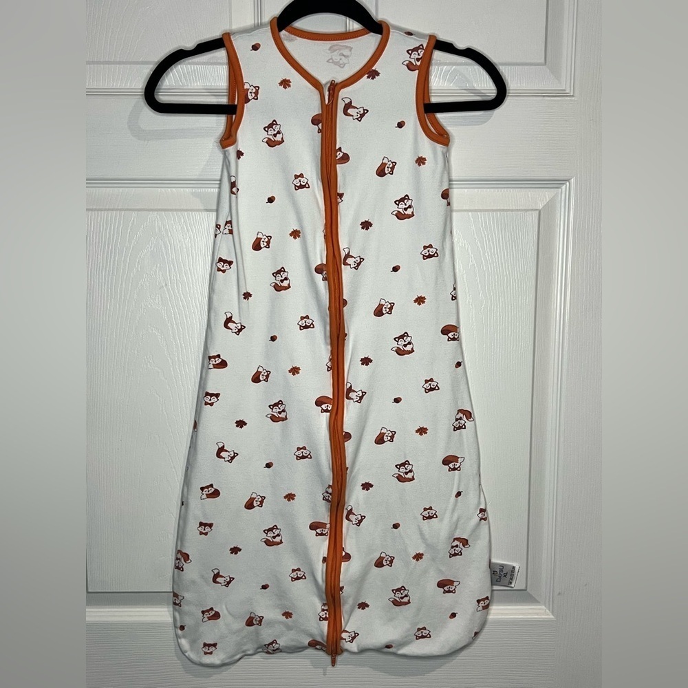 Daysu baby sleep sack w/ fox and acorn print - Size XL